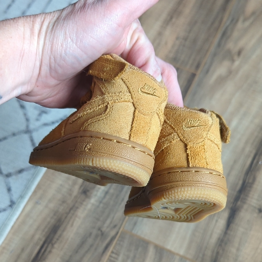 Nike Force 1 Mid LV8 (TD) Wheat/Gum Size 4c 859338-701 Like New - Picture 5 of 6